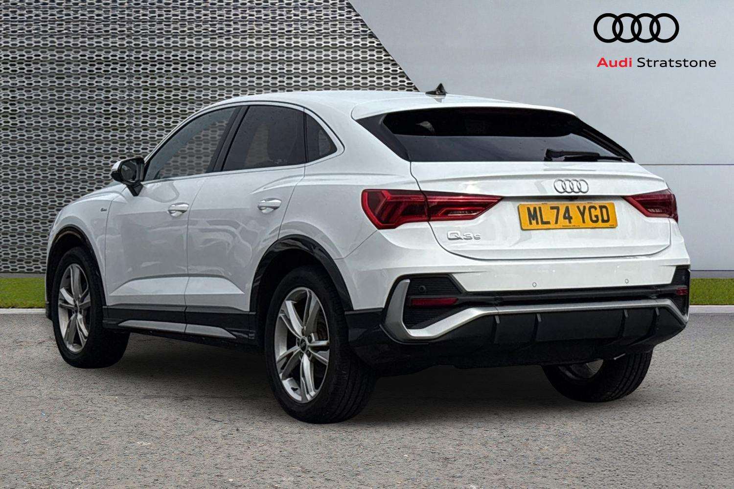 Used Audi Q3 2024 for sale - 77996260: Photo 3