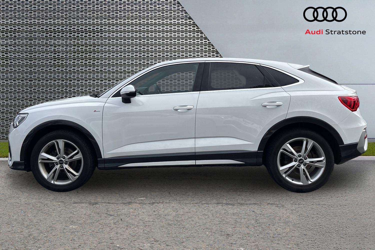 Used Audi Q3 2024 for sale - 77996260: Photo 8