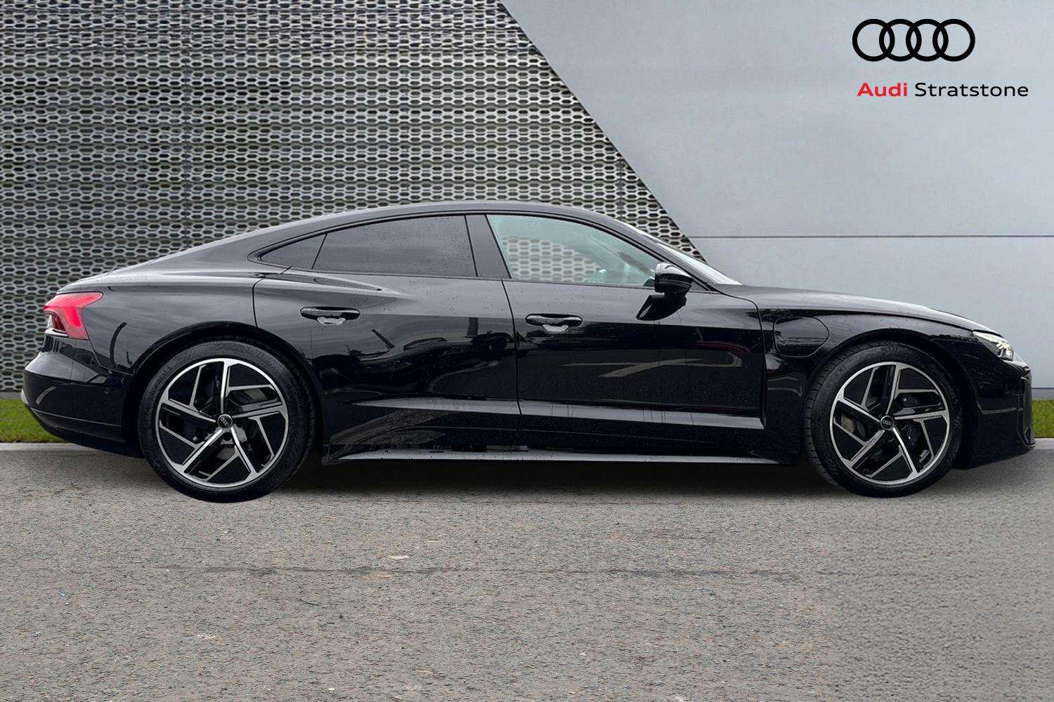 Used Audi e-tron GT 2025 for sale - 76718290: Photo 4