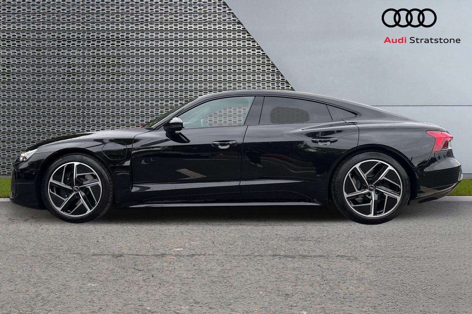 Used Audi e-tron GT 2025 for sale - 76718290: Photo 8