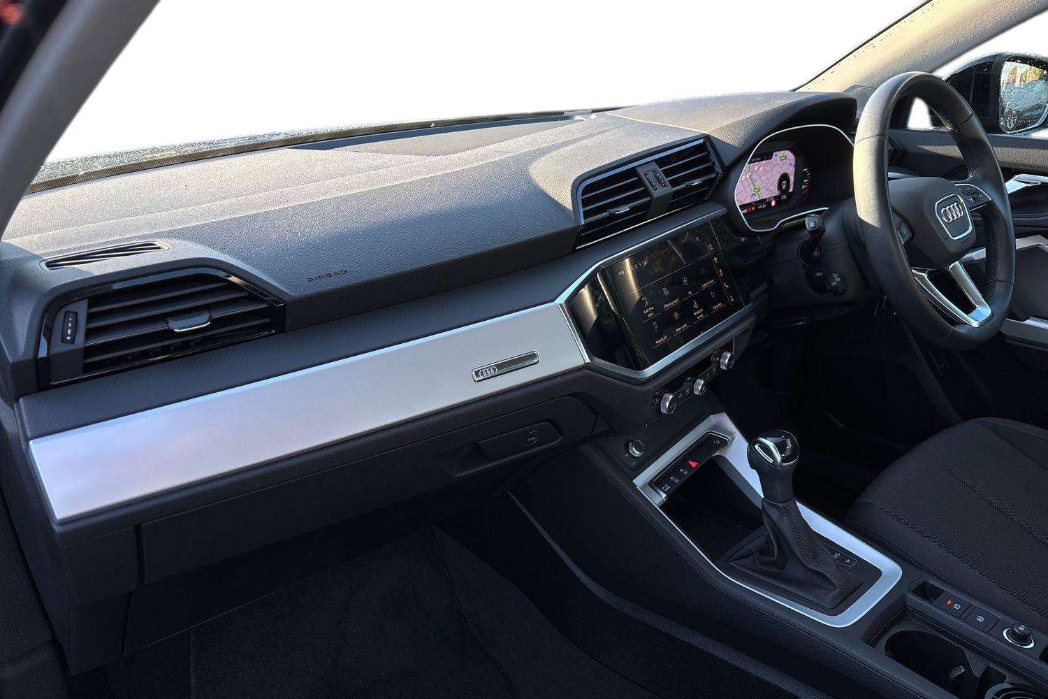 Used Audi Q3 2022 for sale - 76087973: Photo 2