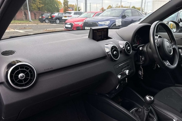 Used Audi A1 2018 for sale - 76298341: Photo 2