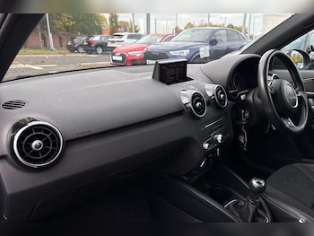 Used Audi A1 2018 for sale - 76298341: Photo 2