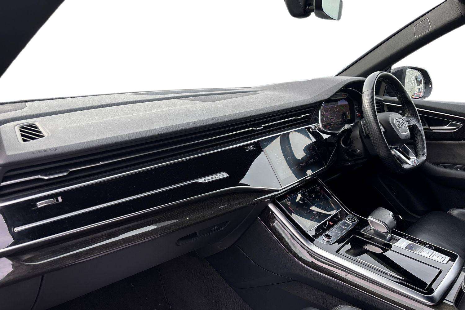 Used Audi Q8 2023 for sale - 76113439: Photo 2