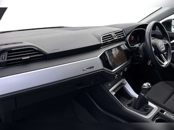 Used Audi Q3 2023 for sale - 77397838: Photo