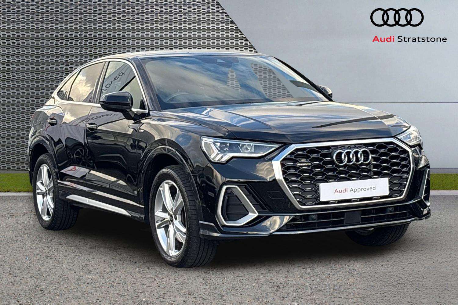 Used Audi Q3 2023 for sale - 76575969: Photo 1