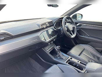 Used Audi Q3 2023 for sale - 76575969: Photo