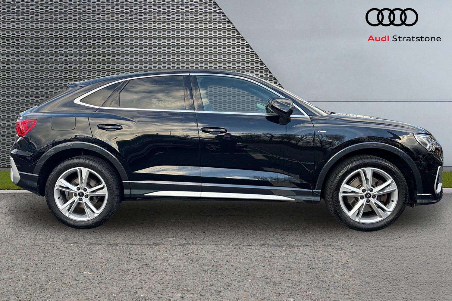 Used Audi Q3 2023 for sale - 76575969: Photo 4