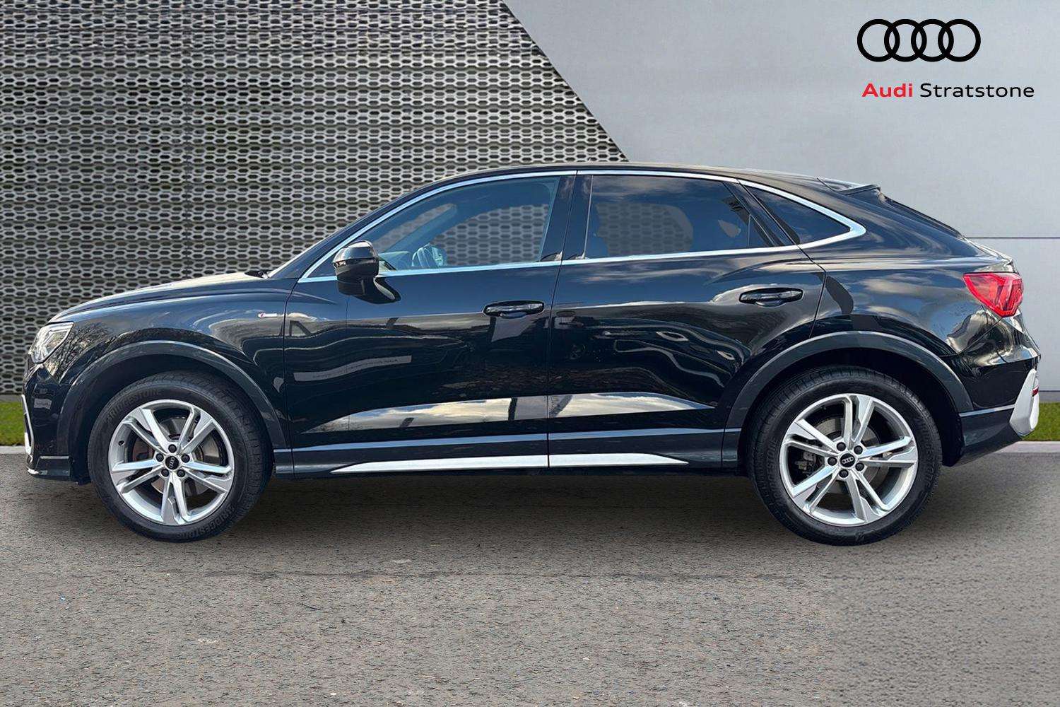 Used Audi Q3 2023 for sale - 76575969: Photo 8