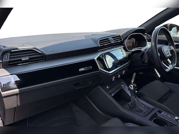 Used Audi Q3 2021 for sale - 79351529: Photo