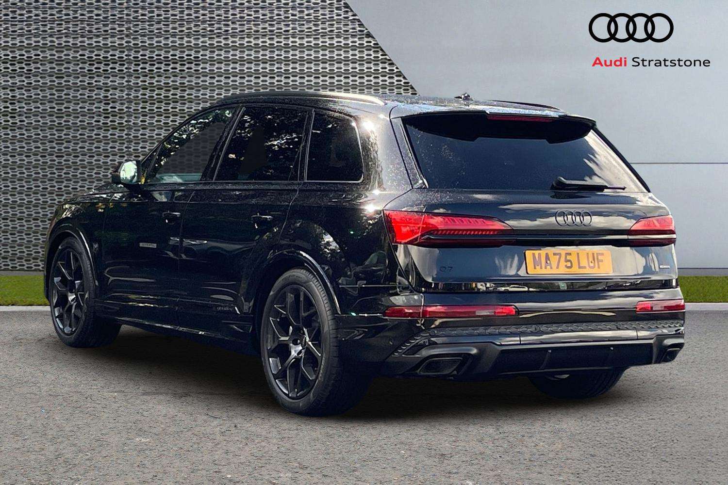 Used Audi Q7 2025 for sale - 76610571: Photo 3