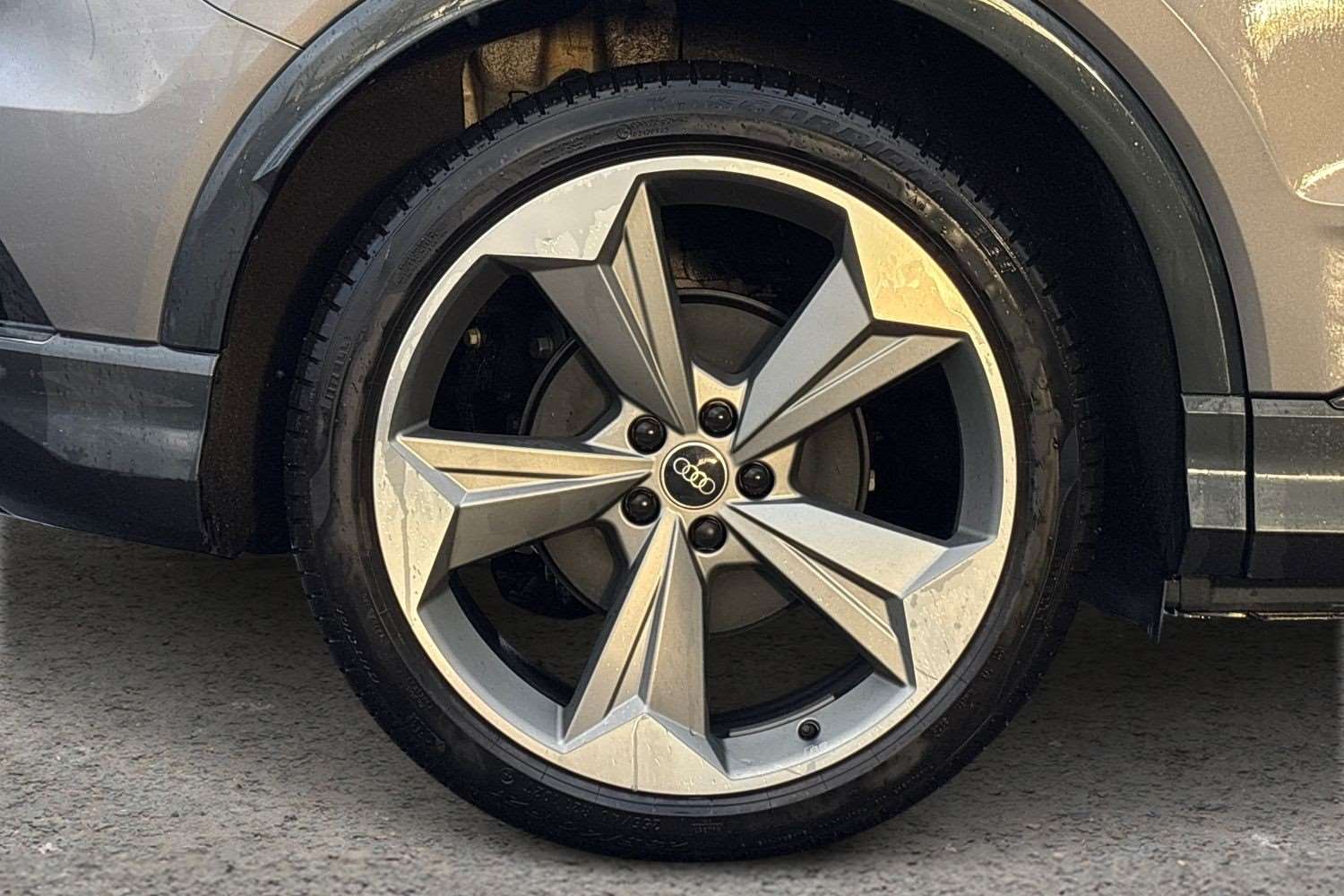 Used Audi Q4 e-tron 2025 for sale - 77601365: Photo 5