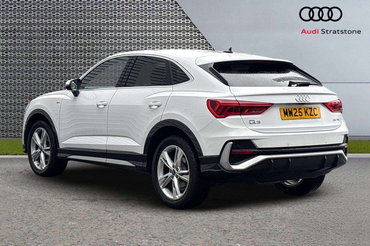 Used Audi Q3 2025 for sale - 76176879: Photo 3