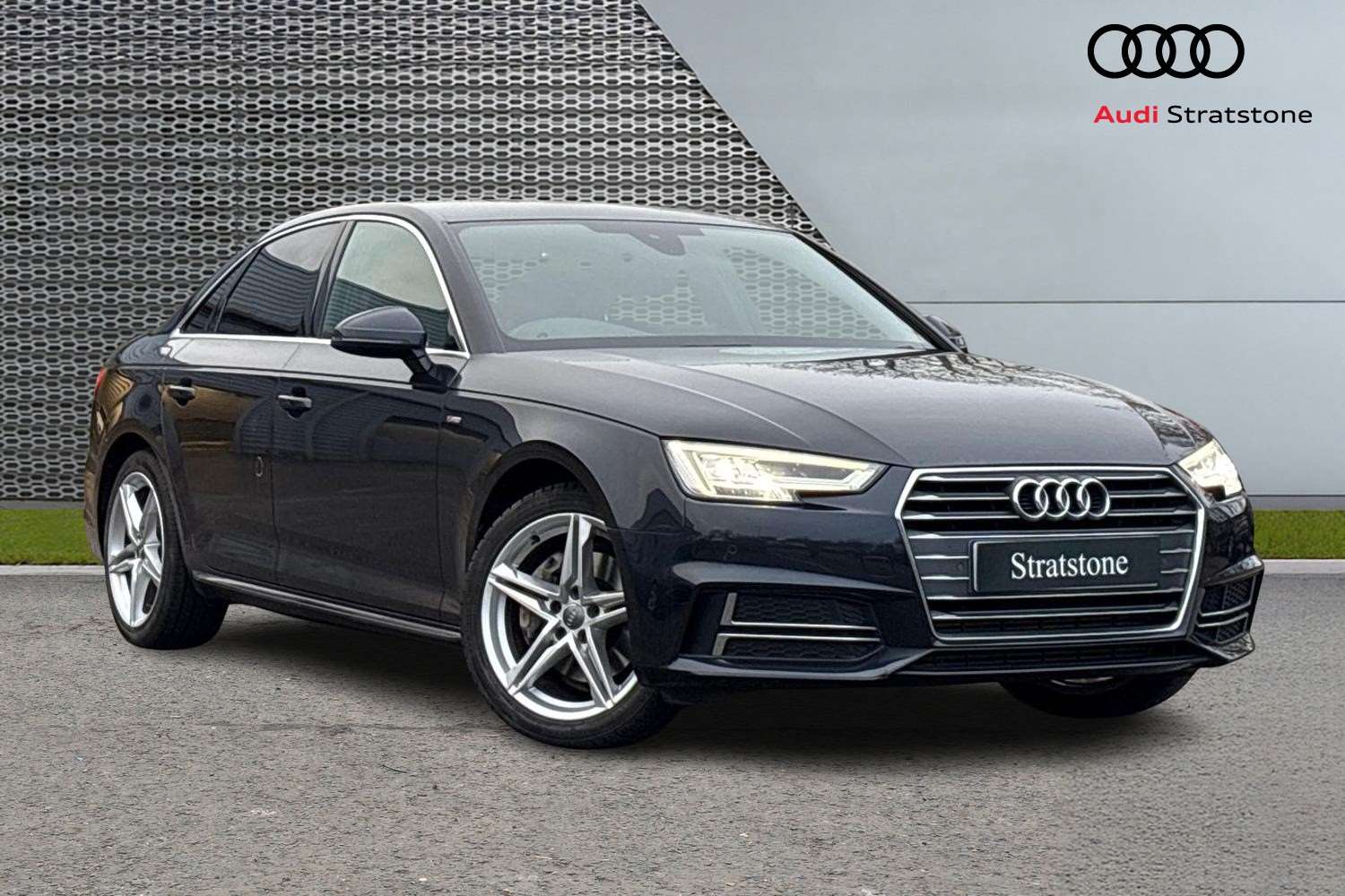 Used Audi A4 2017 for sale - 76842827: Photo 1