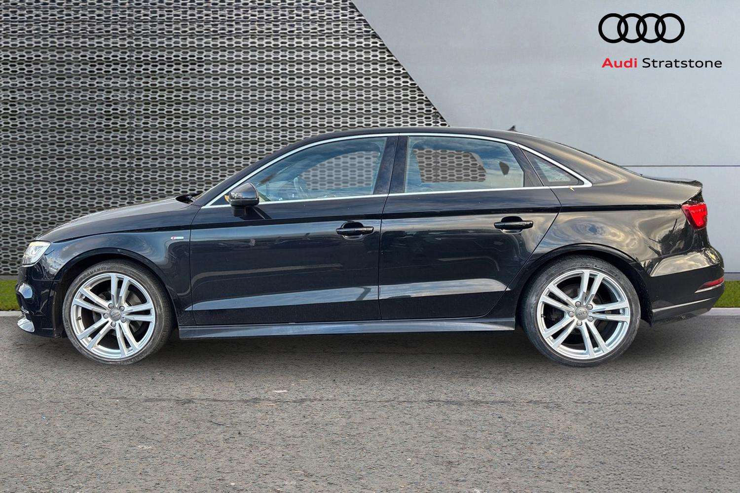 Used Audi A3 2018 for sale - 76390579: Photo 8