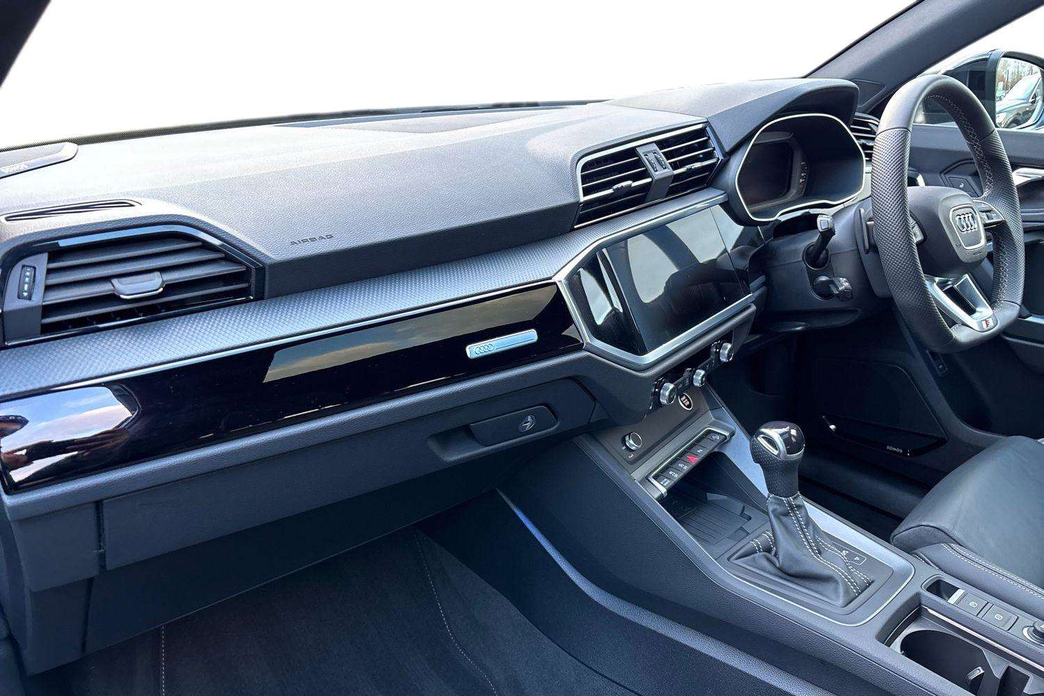 Used Audi Q3 2025 for sale - 76902469: Photo 2