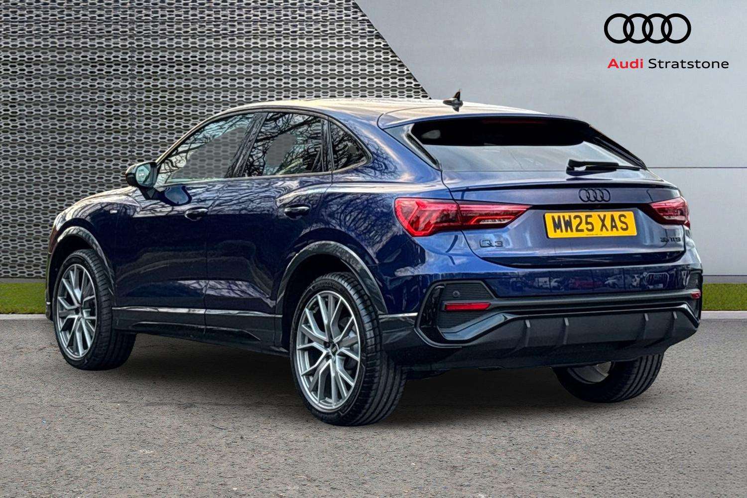 Used Audi Q3 2025 for sale - 76902469: Photo 3