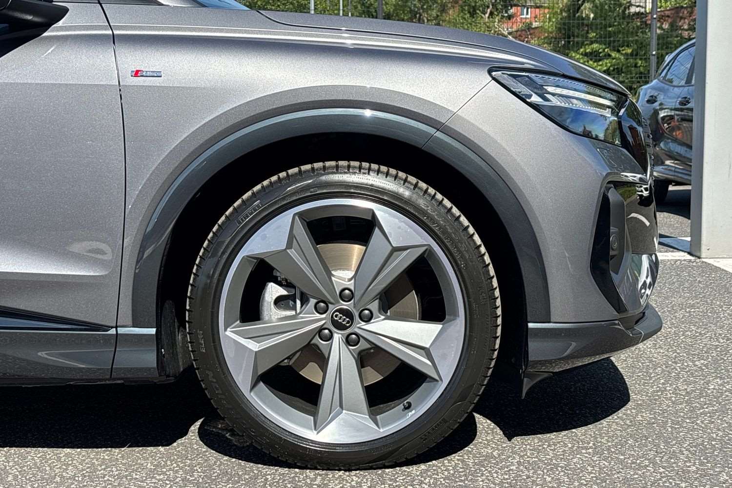 Used Audi Q4 e-tron 2025 for sale - 76390560: Photo 5