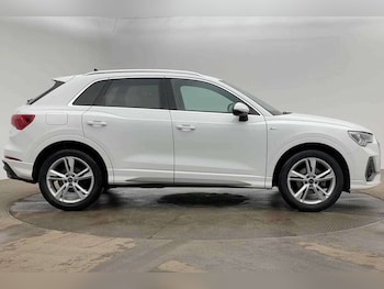 Used Audi Q3 2023 for sale - 78732096: Photo