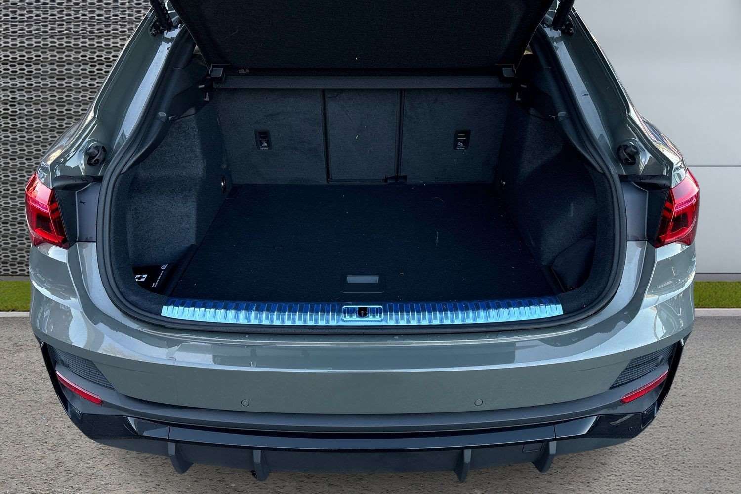 Used Audi Q3 2025 for sale - 76610667: Photo 13