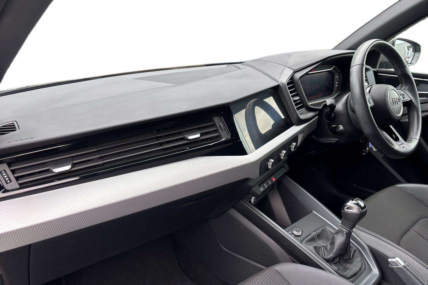 Used Audi A1 2023 for sale - 76087900: Photo 2