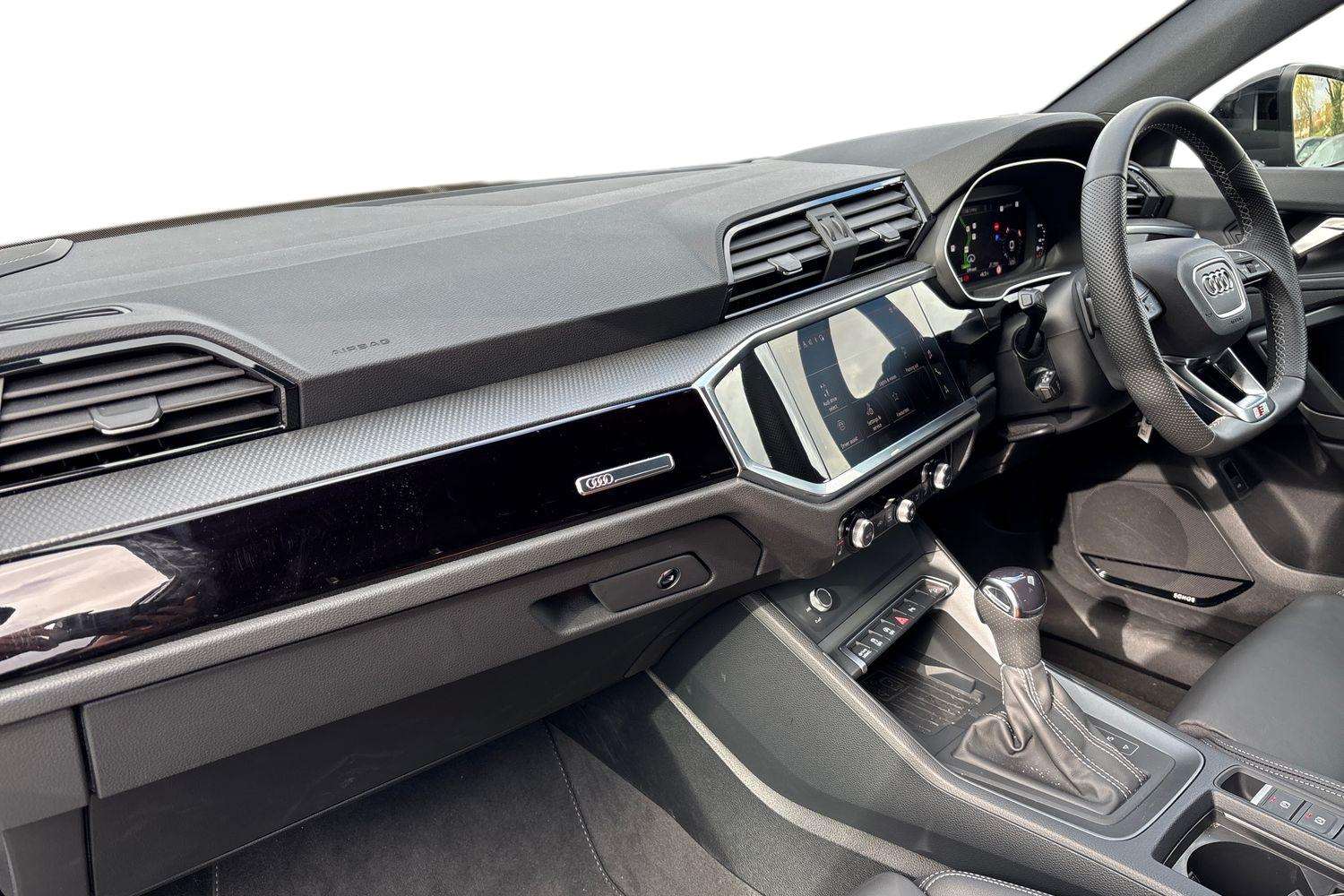 Used Audi Q3 2025 for sale - 77995856: Photo 2