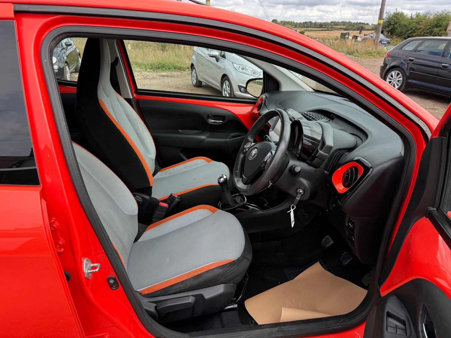 Used Toyota AYGO 2015 for sale - 75723562: Photo 11