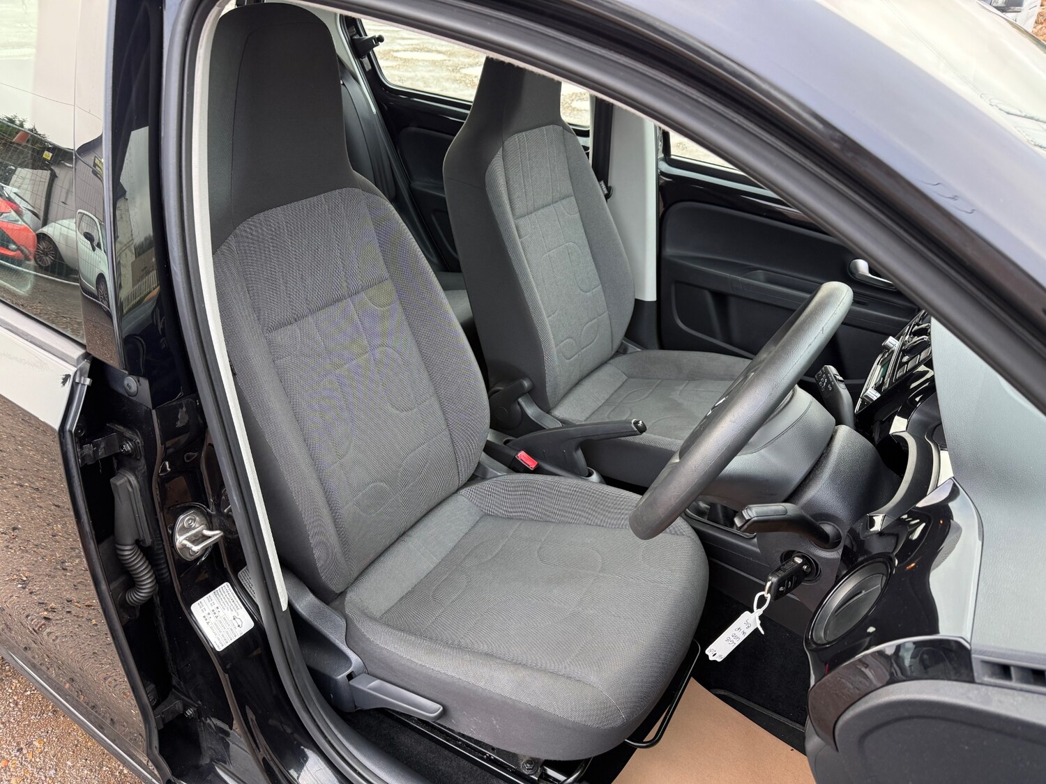 Used Volkswagen up! 2015 for sale - 77480762: Photo 11