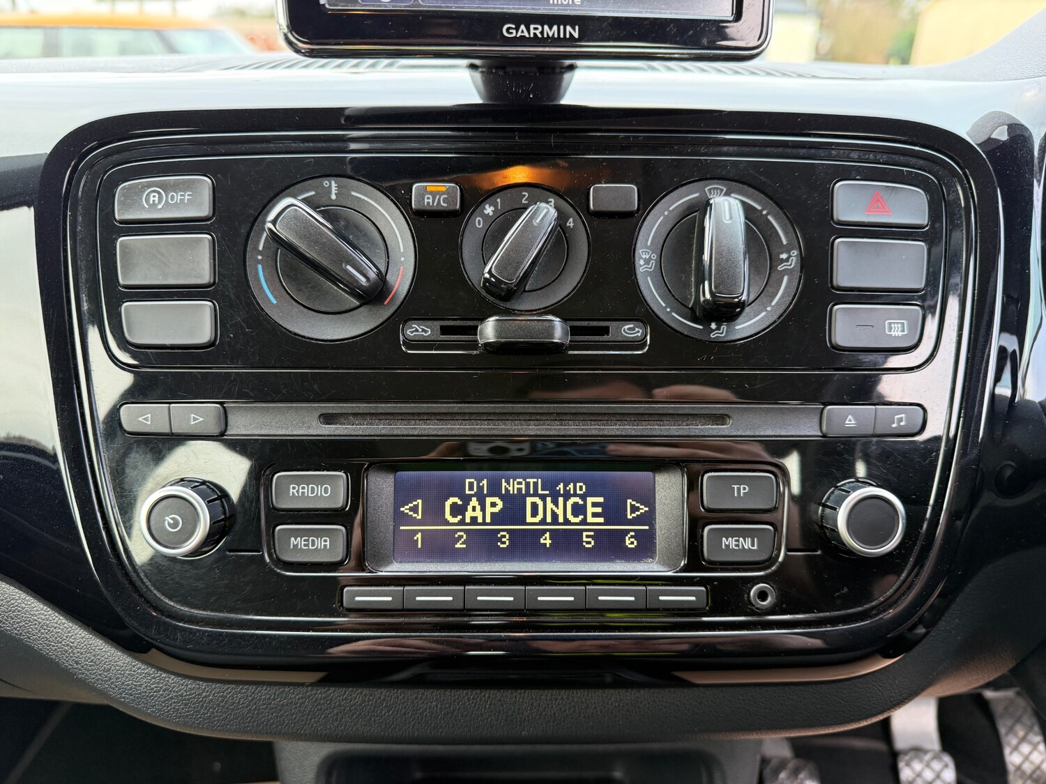 Used Volkswagen up! 2015 for sale - 77480762: Photo 12