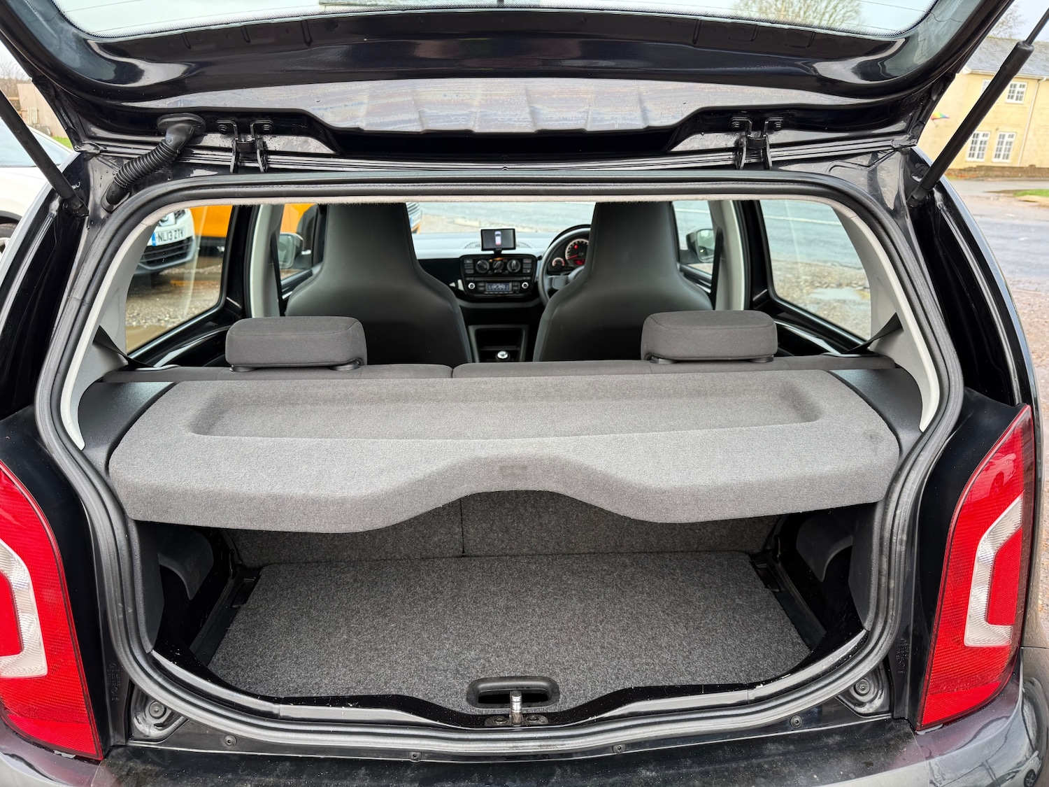 Used Volkswagen up! 2015 for sale - 77480762: Photo 8