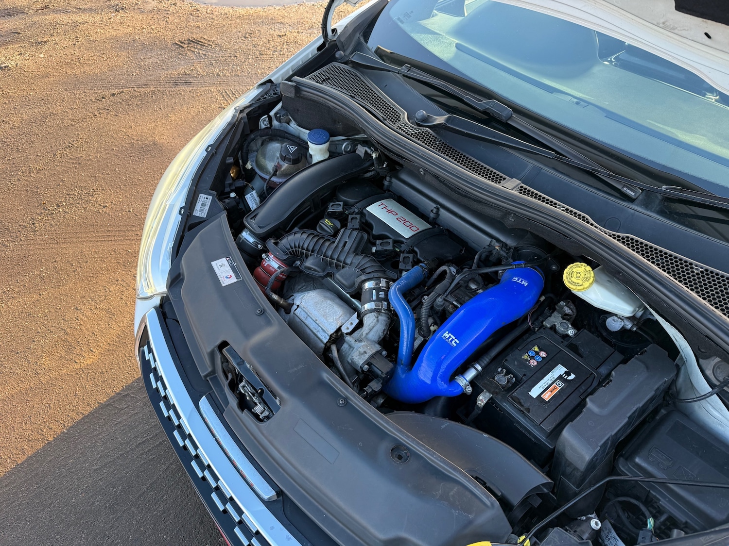 Used Peugeot 208 2014 for sale - 76911509: Photo 14