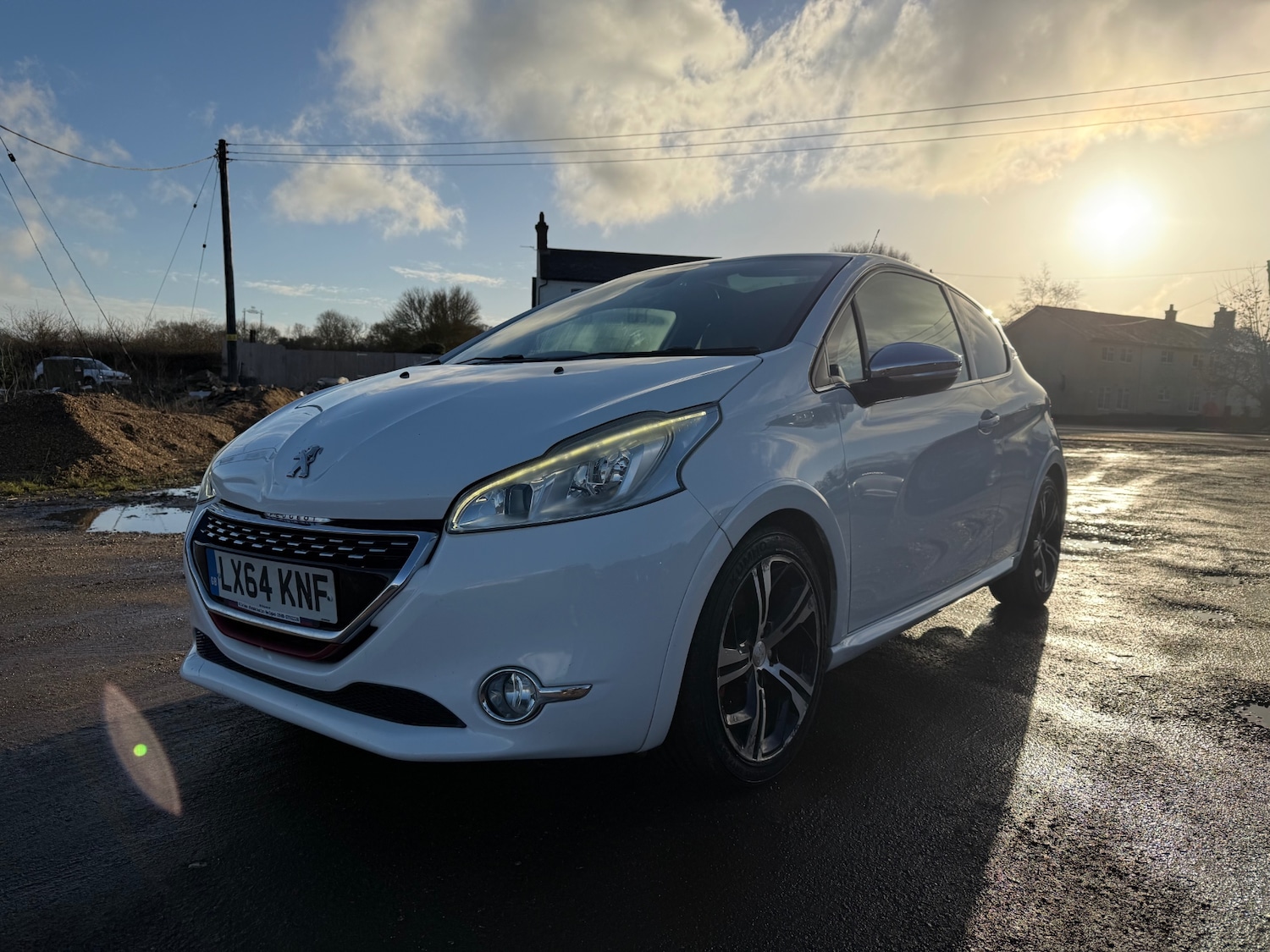 Used Peugeot 208 2014 for sale - 76911509: Photo 3