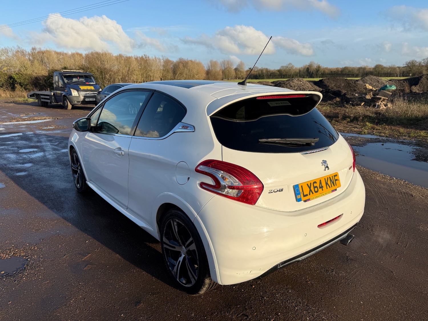 Used Peugeot 208 2014 for sale - 76911509: Photo 5