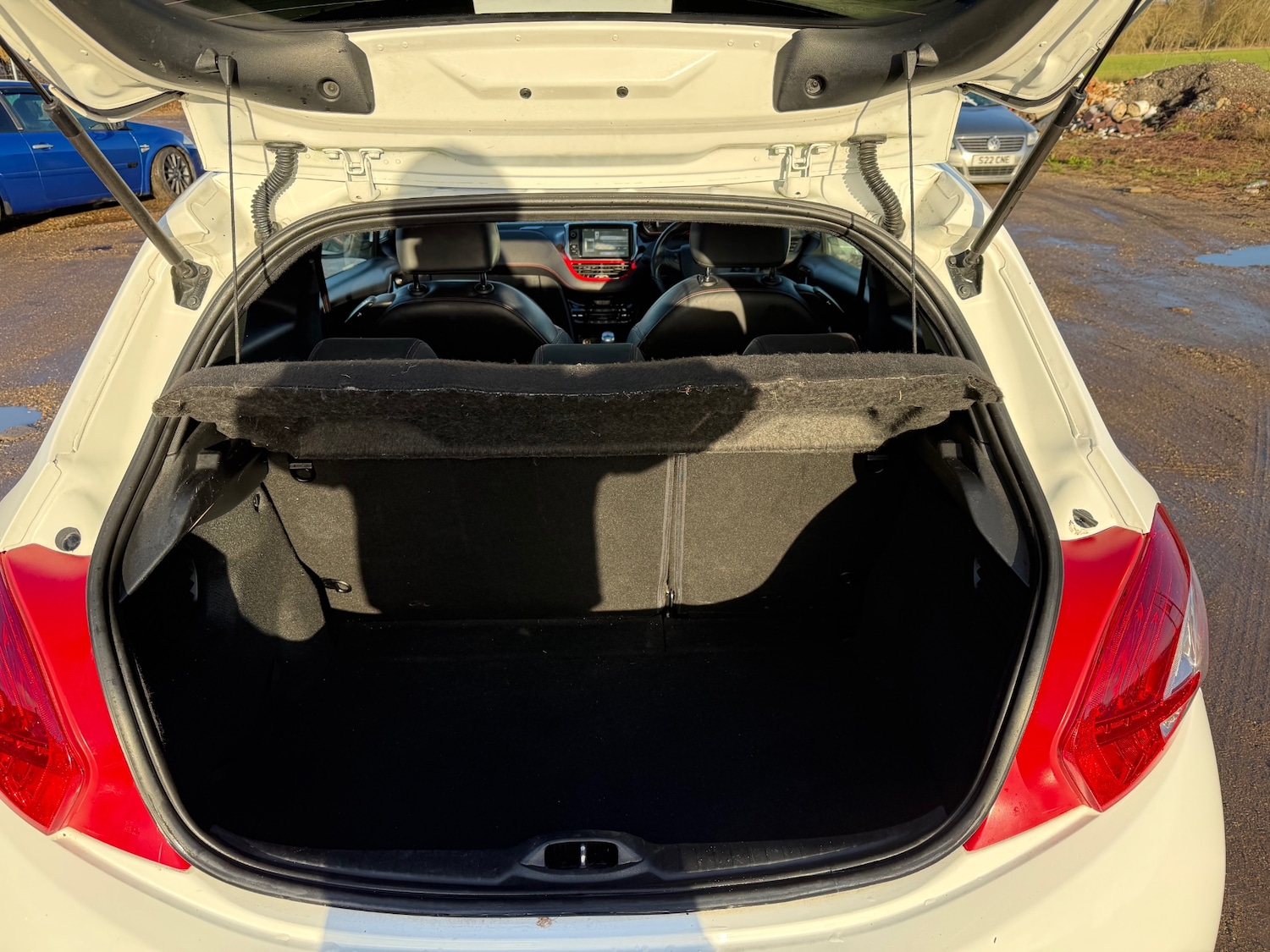 Used Peugeot 208 2014 for sale - 76911509: Photo 8