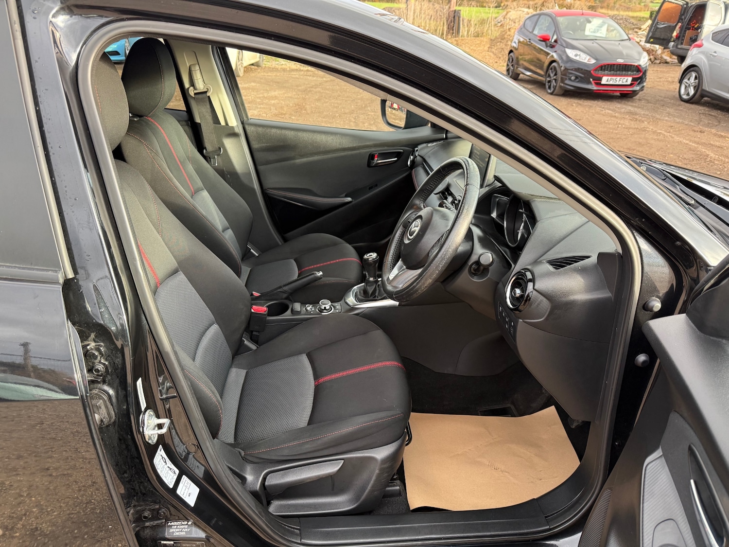 Used Mazda Mazda2 2015 for sale - 76497709: Photo 10