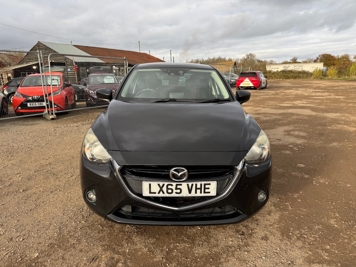 Used Mazda Mazda2 2015 for sale - 76497709: Photo 2