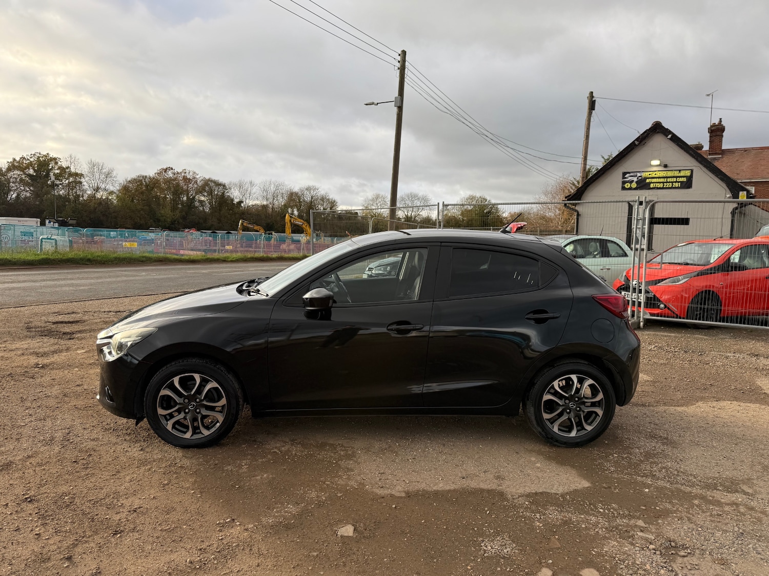 Used Mazda Mazda2 2015 for sale - 76497709: Photo 4