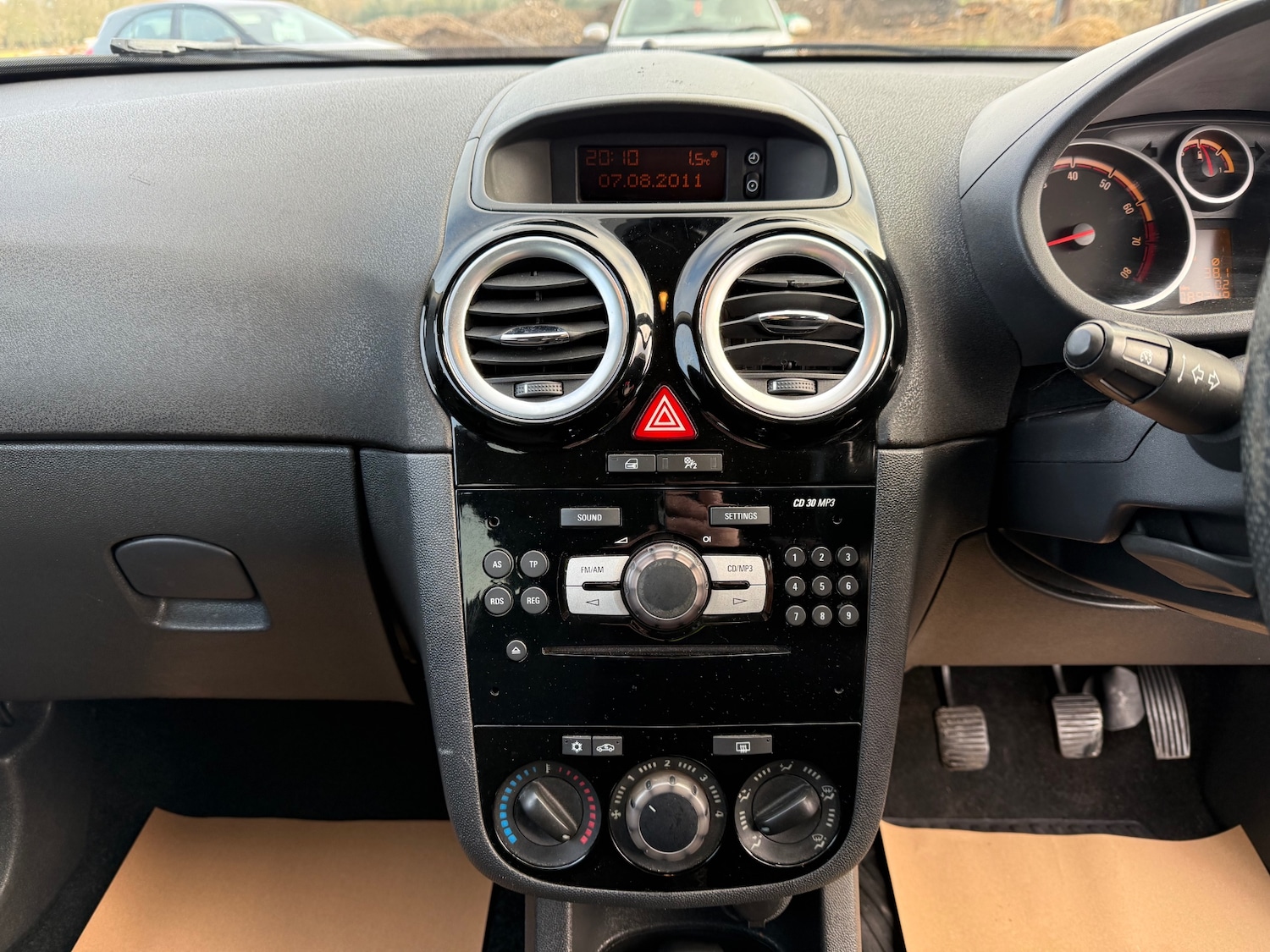 Used Vauxhall Corsa 2011 for sale - 77726597: Photo 11