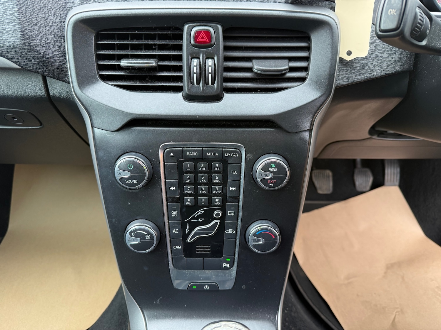 Used Volvo V40 2025 for sale - 78202010: Photo 13