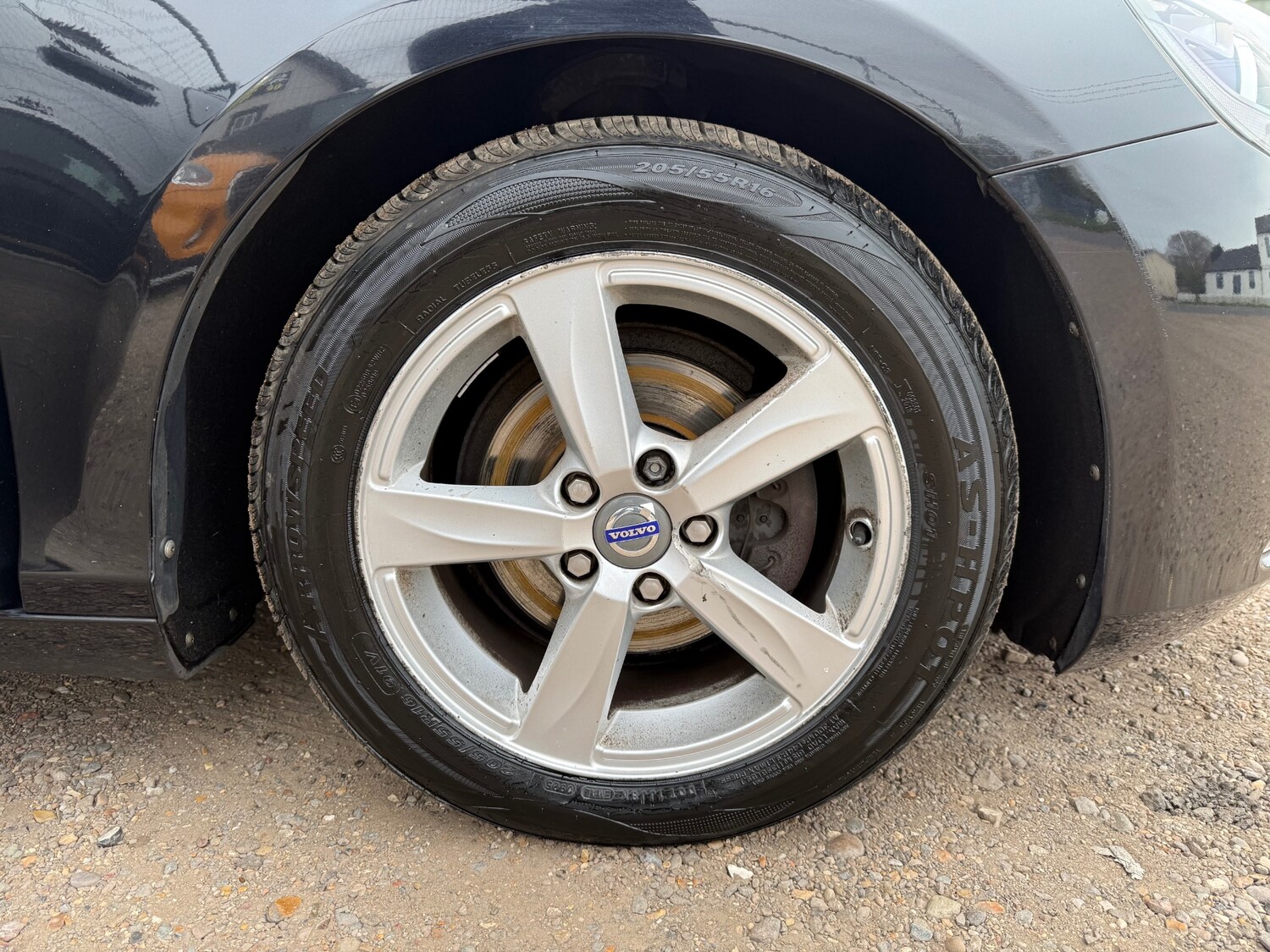 Used Volvo V40 2025 for sale - 78202010: Photo 17