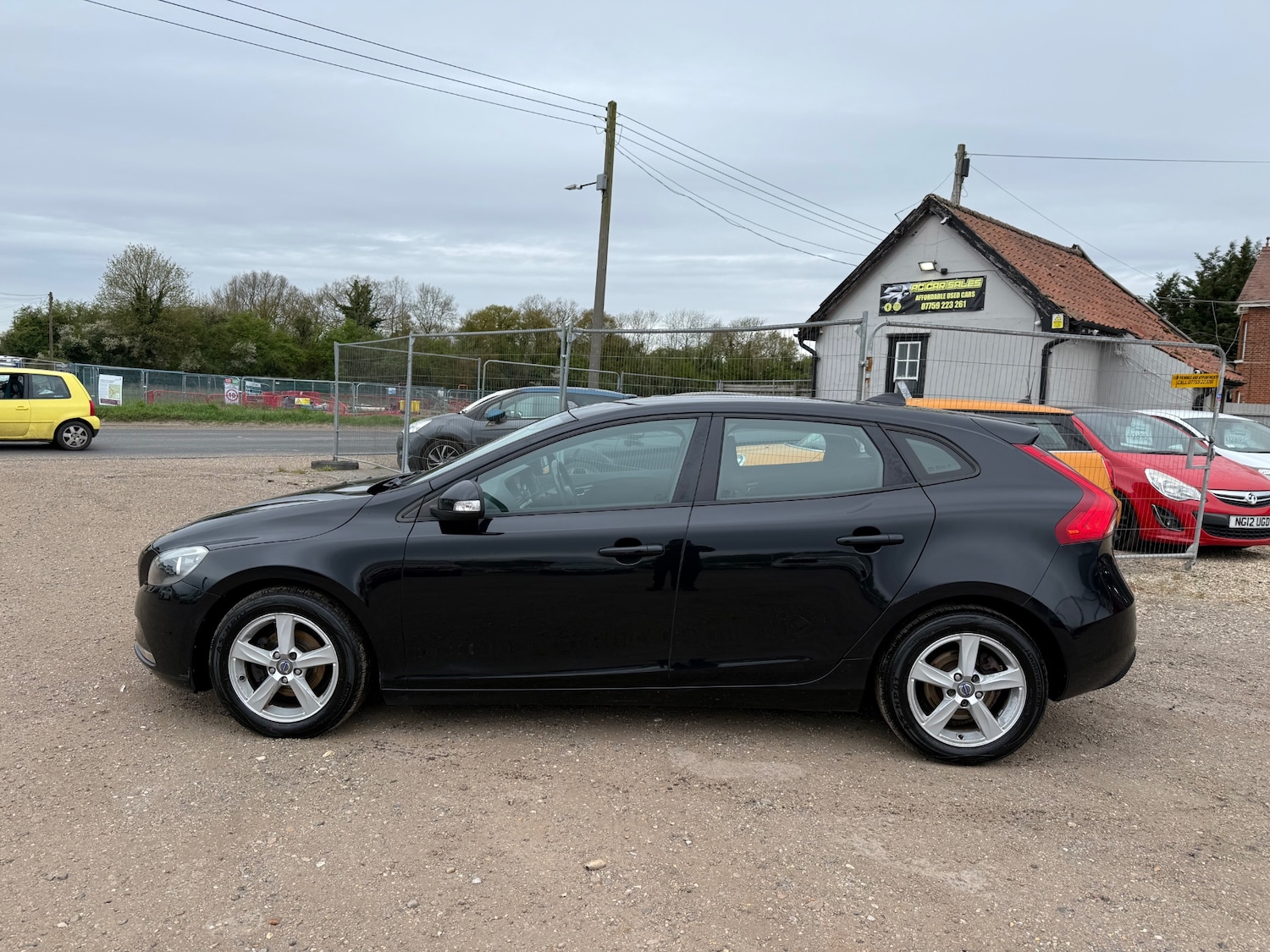 Used Volvo V40 2025 for sale - 78202010: Photo 4