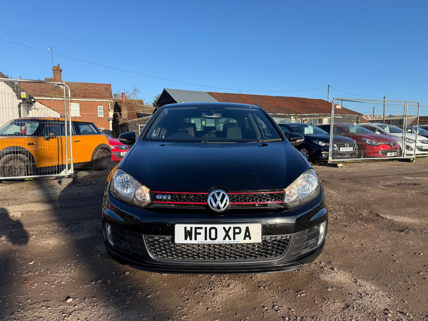 Used Volkswagen Golf 2010 for sale - 77914215: Photo 2