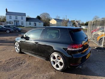 Used Volkswagen Golf 2010 for sale - 77914215: Photo