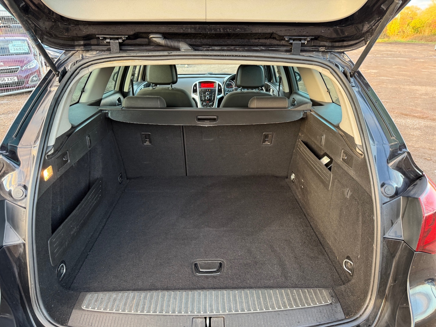 Used Vauxhall Astra 2011 for sale - 76497717: Photo 8