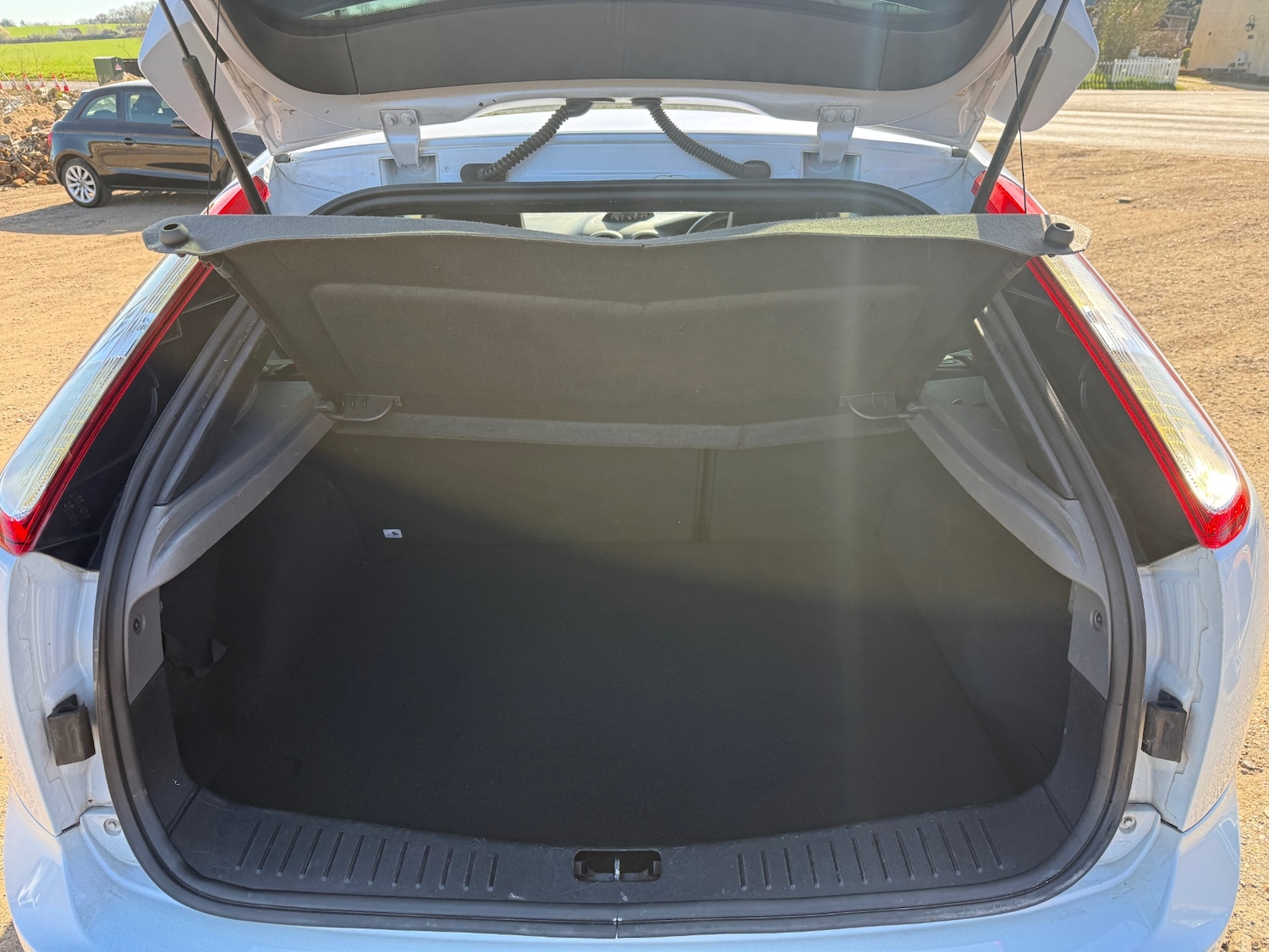 Used Ford Focus 2010 for sale - 77979827: Photo 9