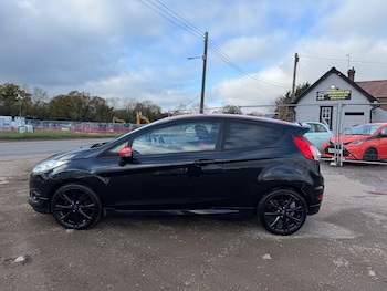 Used Ford Fiesta 2015 for sale - 76464409: Photo