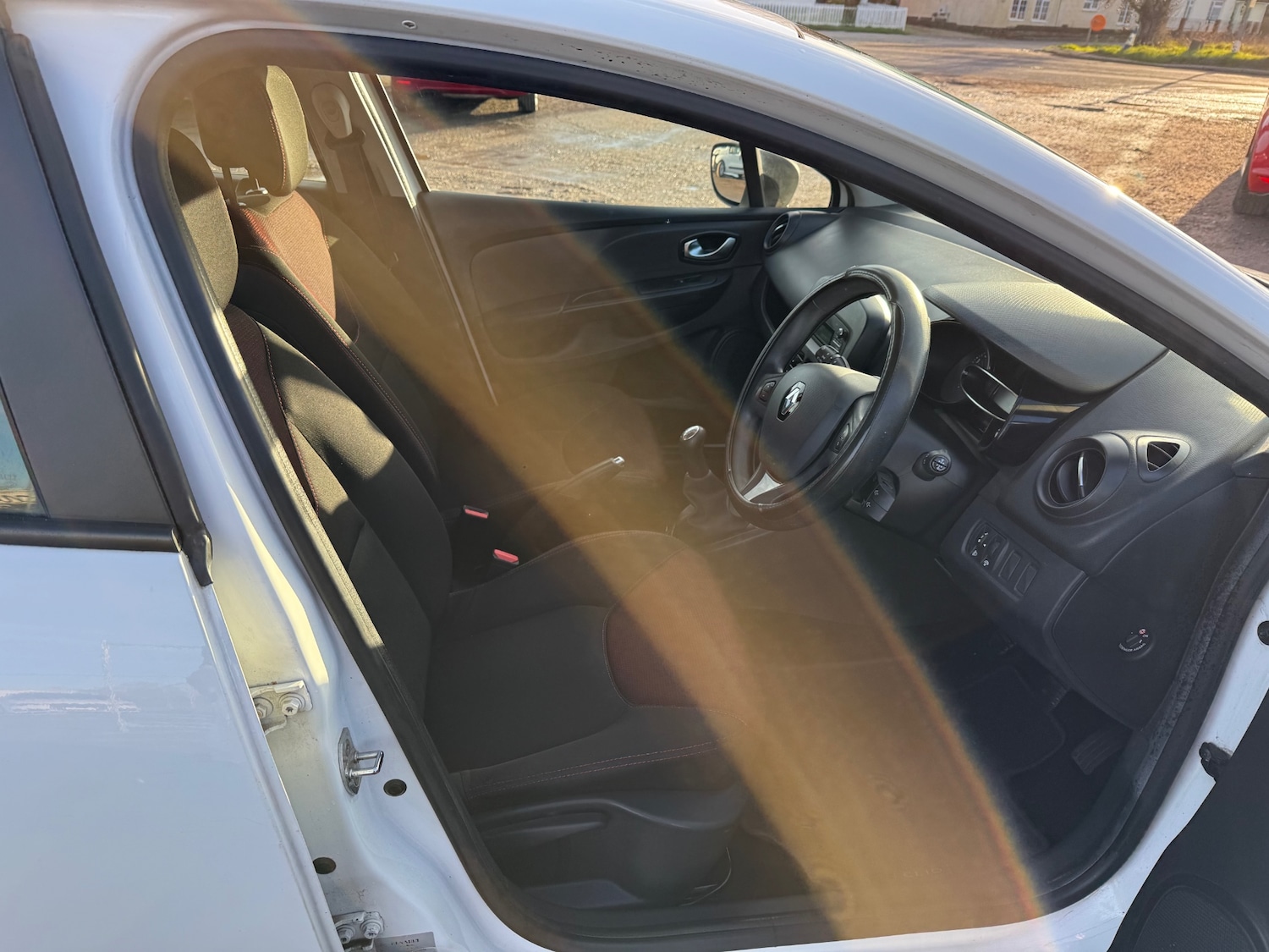 Used Renault Clio 2015 for sale - 77314532: Photo 10