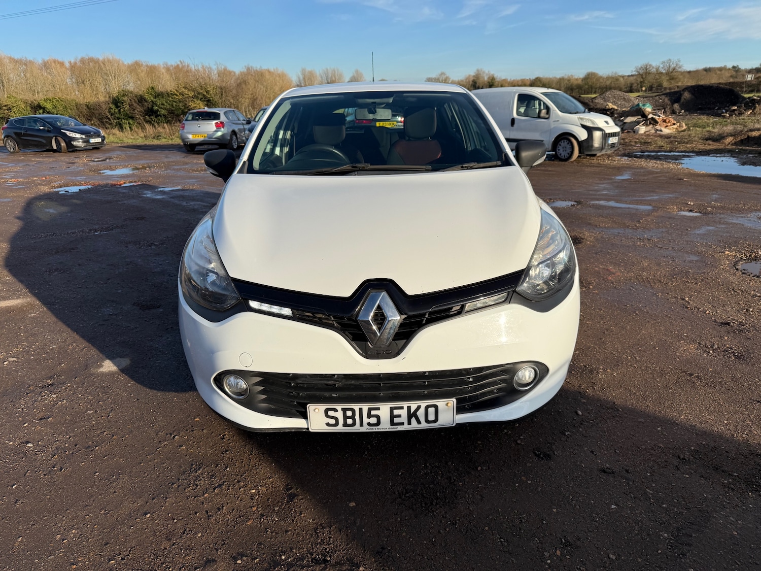 Used Renault Clio 2015 for sale - 77314532: Photo 2