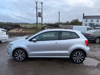 Used Volkswagen Polo 2014 for sale - 77480708: Photo