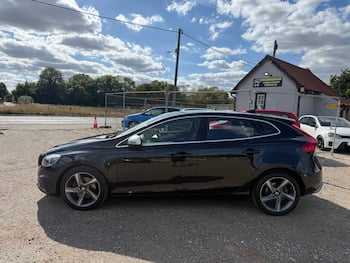 Used Volvo V40 2014 for sale - 79755981: Photo